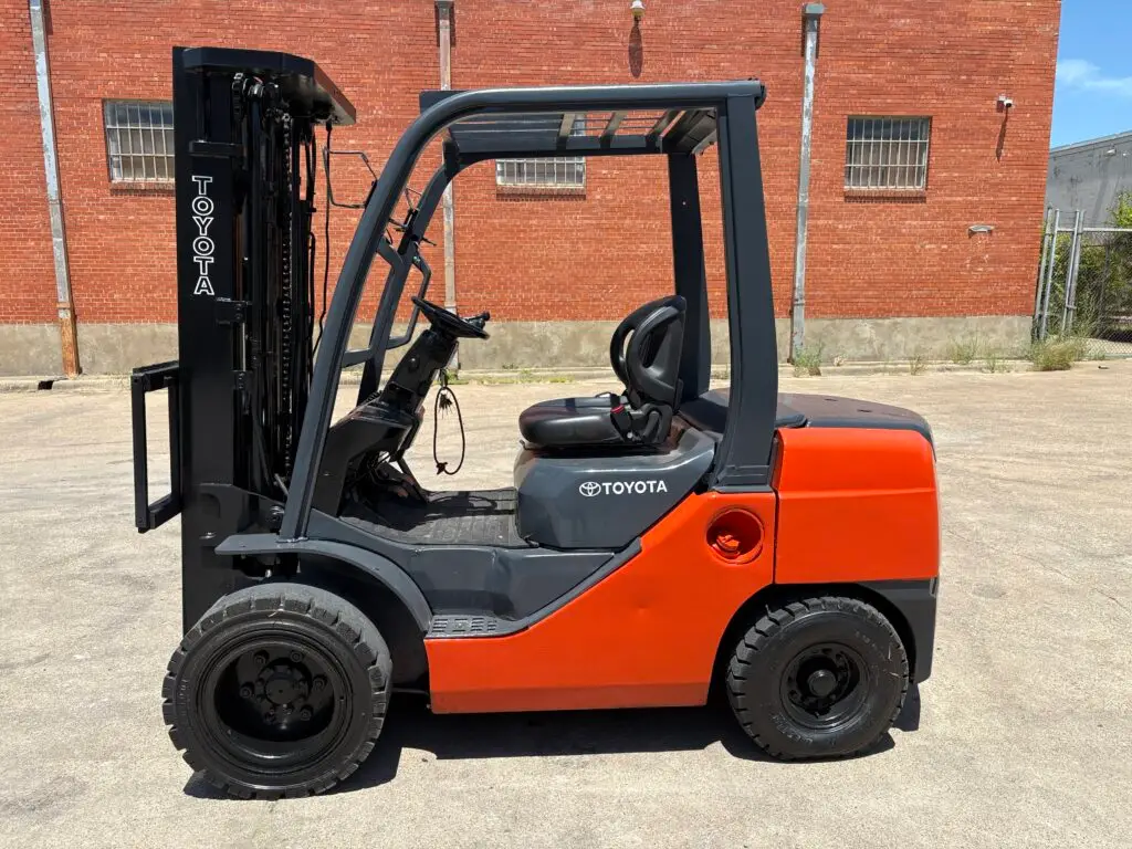 Toyota 8FDU30 6000# Diesel 1