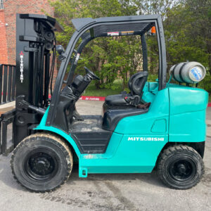 2014 Mitsubishi/Cat FG40N1