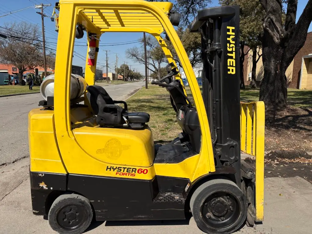 2010 Hyster S60FT 6000# Capacity - Image 2