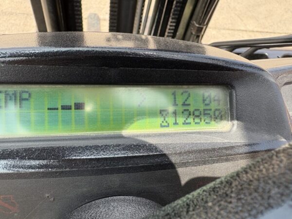 2013 Yale GLC050VX 5000# - Image 6