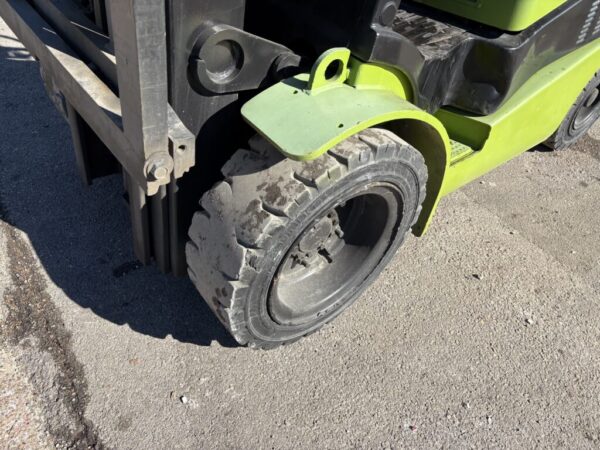 2014 Clark C30L 6000# - Image 2