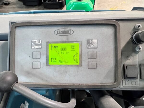 2014 Electric Tennant 8300 - Image 6