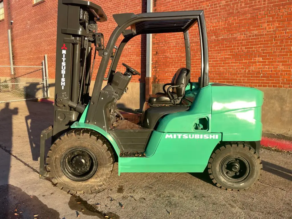 2015 Mitsubishi/Cat DP50N1 11,000# w/ Forks!