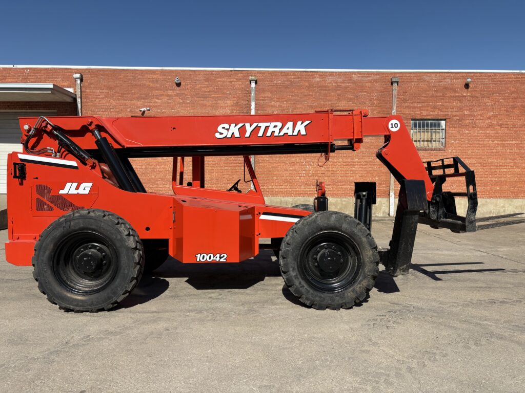 2015 Skytrak 10042 - Image 2