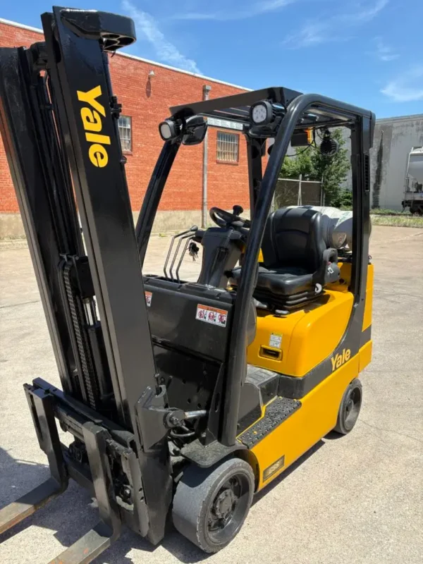 2016 Yale GLC040 4000# on Small Chassis