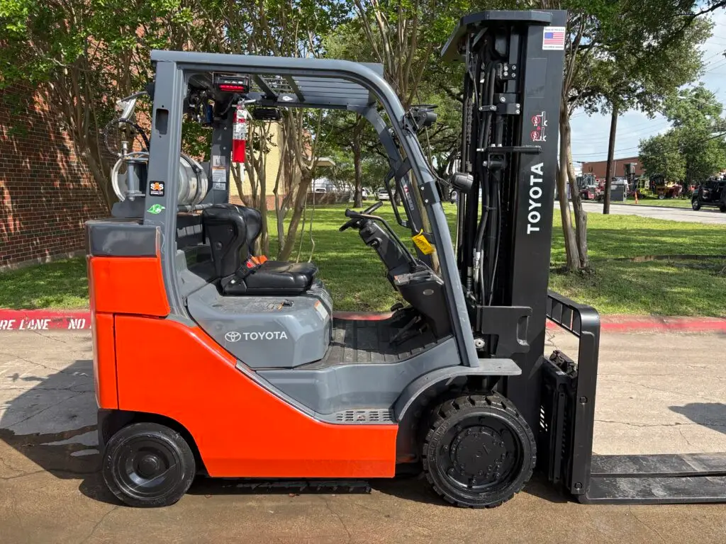 2017 Toyota 8FGC35U 8000# Box Car