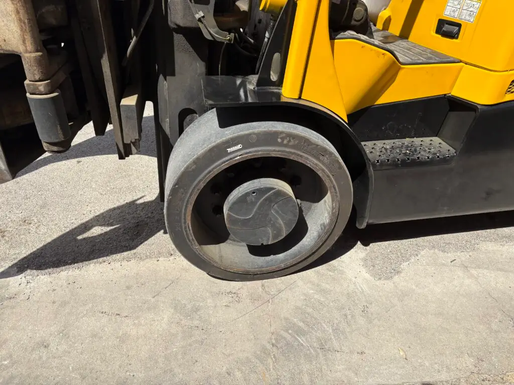 2019 Hyster S135FT 13,500# w/Paper Roll Clamp - Image 7