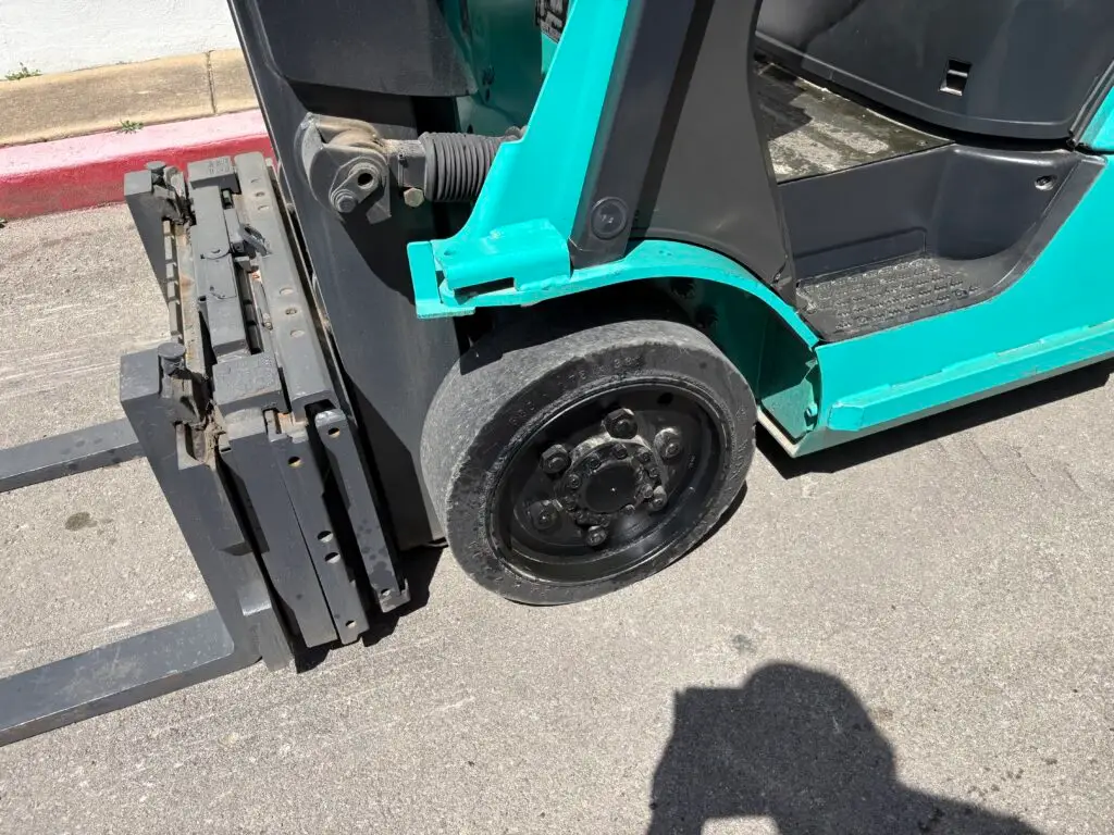 2020 Mitsubishi FGC25N Trucker Mast - Image 2