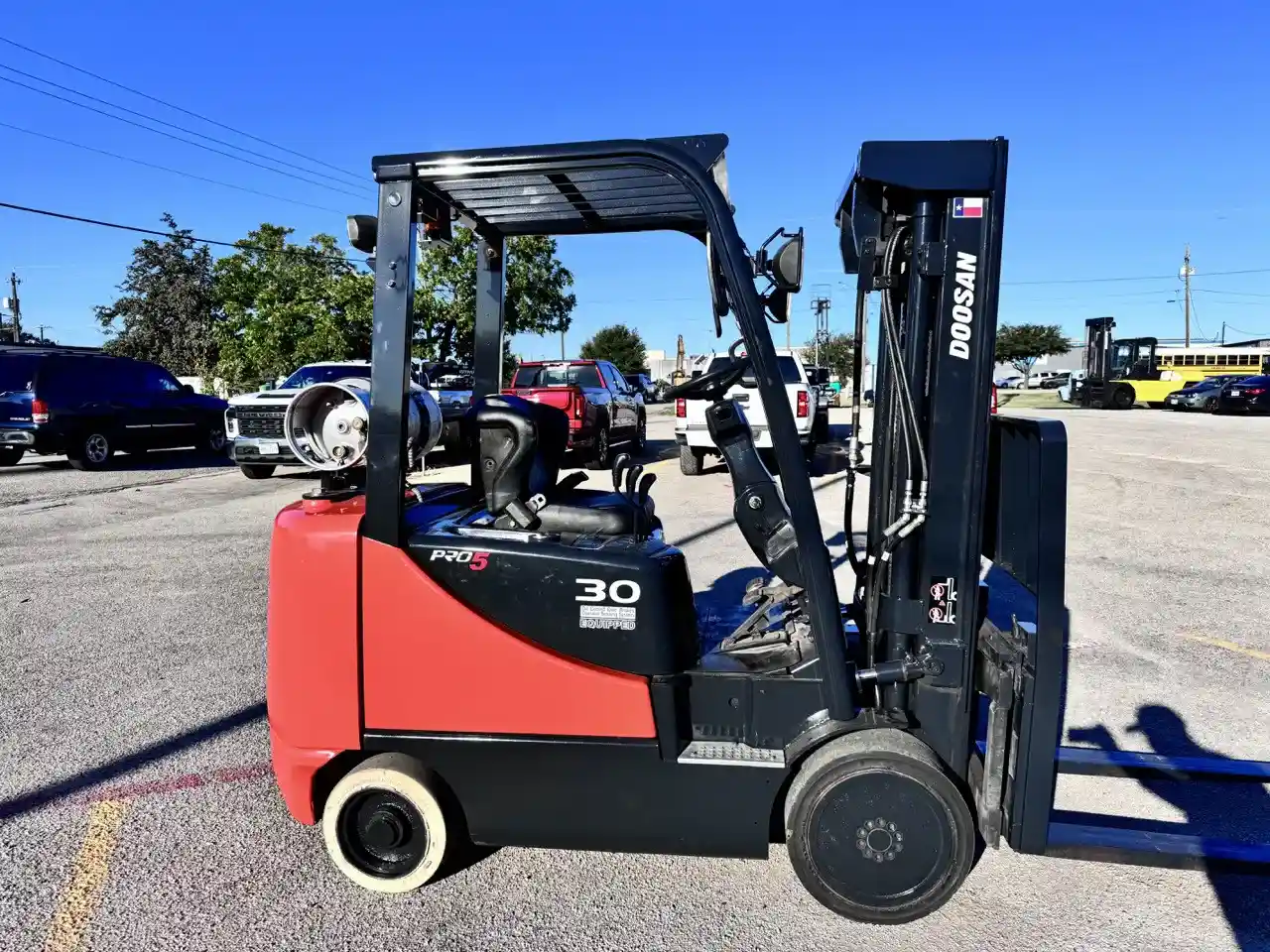 2014 Doosan Industrial Vehicle GC30P-5 - Image 2