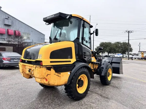 2017 JCB 409 - Image 2