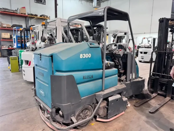 2014 Tennant Company 8300 - Image 3