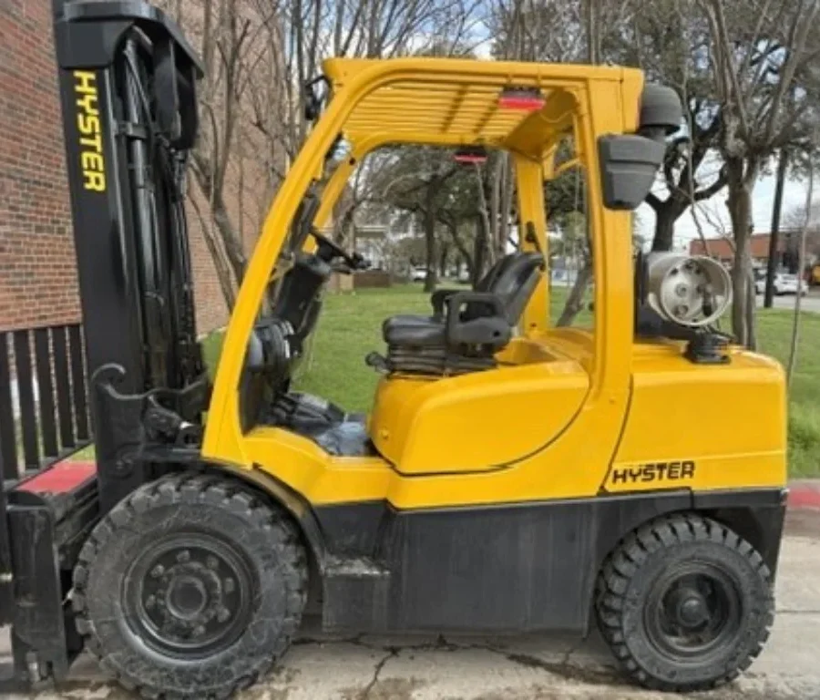 2019 Hyster H80FT 8000# ONLY 2300 Hours!