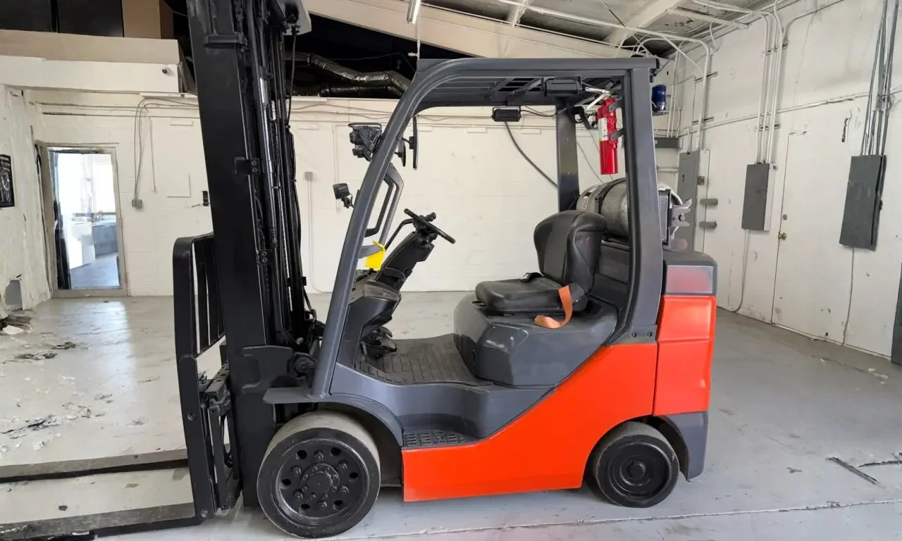 2020 Toyota 8FGCU30 6000# ONLY 2700 Hours!