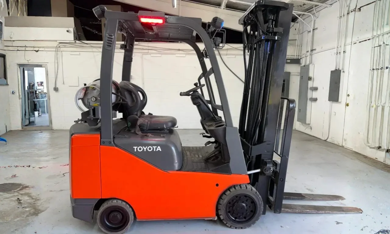 Toyota 8FGCSU20 4000# on Small Chassis