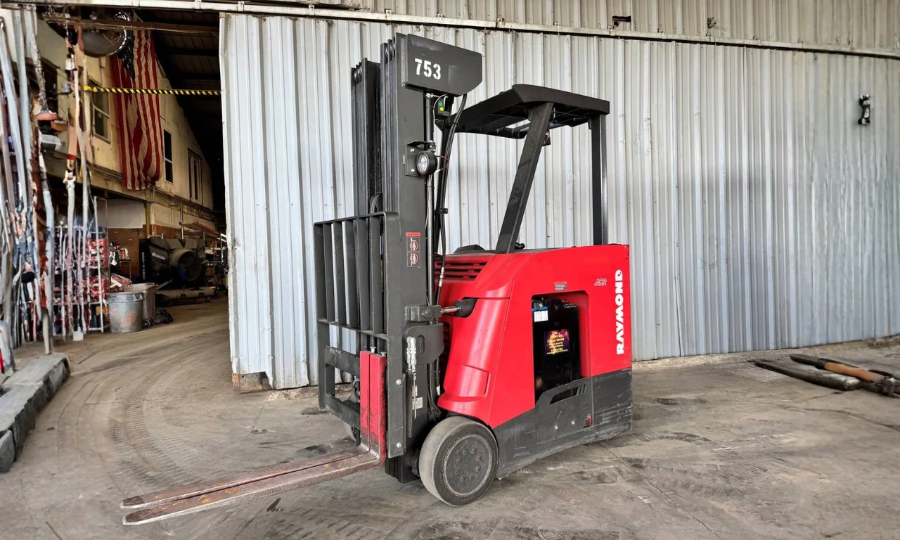 2017 Raymond 425-C35QM