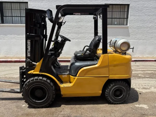 2015 Caterpillar P6000 ONLY 2300 Hours