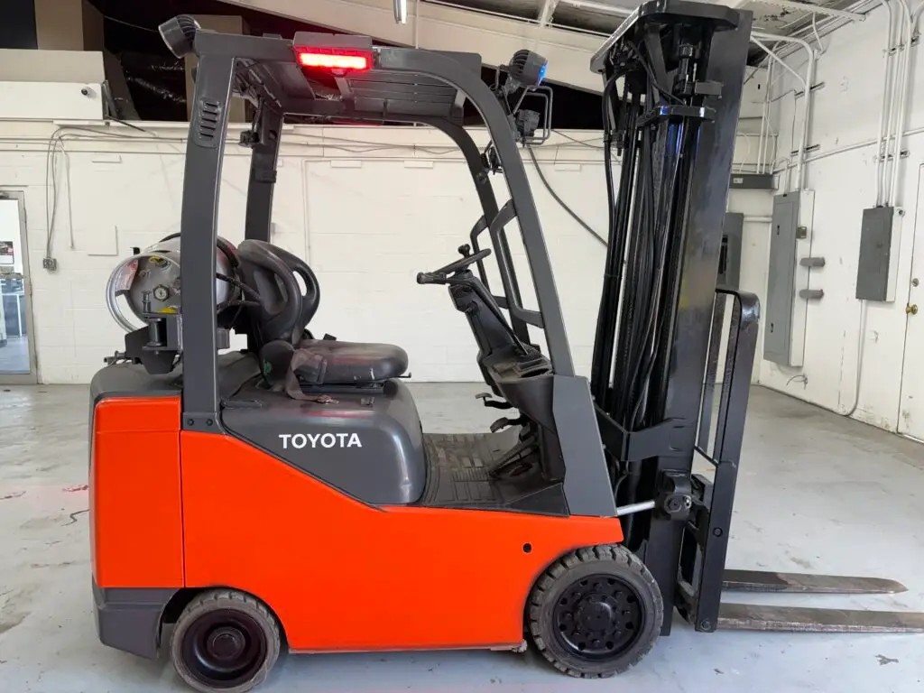 Toyota 8FGCSU20 4000# on Small Chassis